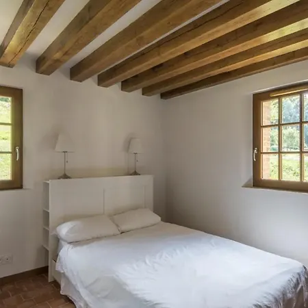 Picturesque De 4 Chambres, Pays D'auge Hébergement de vacances