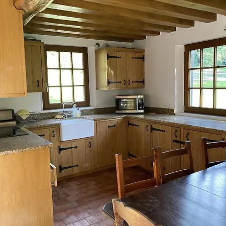 Hébergement de vacances Picturesque De 4 Chambres, Pays D'auge