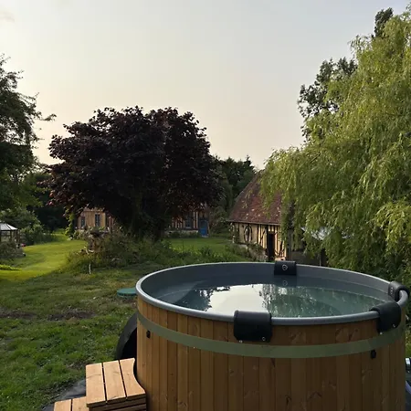 Hébergement de vacances Picturesque De 4 Chambres, Pays D'auge *