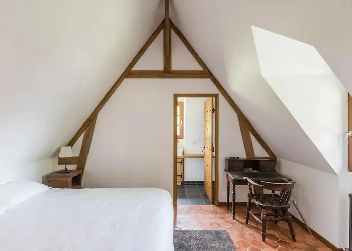 Picturesque De 4 Chambres, Pays D'auge *